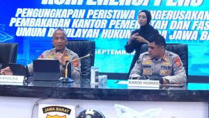 Polda-Jabar-sempat-menampilkan-sejumlah-buku-yang-menjadi.jpg