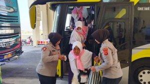Polres-Indramayu-saat-melaksanakan-pengamanan.jpg