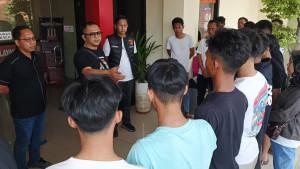 Polres-Purwakarta-mengamankan-puluhan-pelajar-yang-hendak-tawuran.jpg