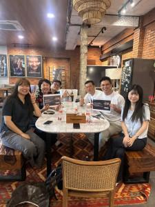 Potret-Baim-Wong-bersama-kru.jpg