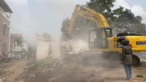 Proses-penertiban-kawasan-Situ-Ciburuy-Kabupaten-Bandung-Barat.jpg