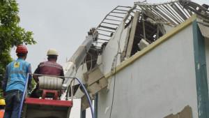 Proses-perbaikan-gedung-yang-ambruk-di-SMKN-1-Cileungsi-Kabupaten-Bogor.jpg