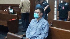 RONALD-TANNUR-masker-biru.jpg