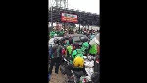 Ratusan-pengemudi-ojek-online-ojol-tuntut.jpg