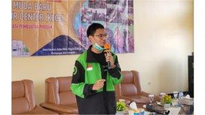 Regional-Analytics-Head-Gojek-Central-West-Java-Regiasa-Gardhika-saat-memberikan-materi-di-KECE-1.jpg