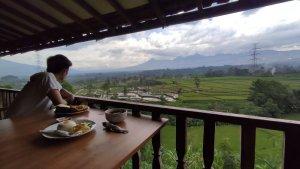 Resto-Bumi-Kayu-di-Desa-Sukarasa-Samarang-Garut-Sabtu-422023.jpg