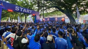 Ribuan-pelari-saat-mengikuti-AHY-Run-2025-di-GOR-Saparua-Minggu-26102025.jpg