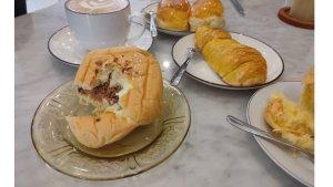 Roti-bluder-kuliner-jadul-warisan-zaman-Belanda.jpg