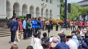 Sejumlah-mahasiswa-darawef.jpg