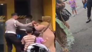 Seorang-ibu-ibu-nekat-menyiram-polisi-dengan-bensin-pertalite.jpg