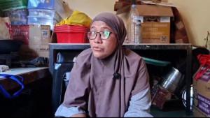 Sosok-Nur-Febri-Susanti-ibu-di-Pamulang-tak-mampu-bayar-biaya-seragam-sekolah-anak.jpg