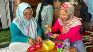 Srikandi-PLN-Cikarang-Olah-Jelantah-Jadi-Manfaat-Aksi-Nyata-Kepedulian-Lingkungan.jpg