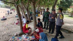 Suasana-Pantai-Karapyak-libur-Lebaran-2025.jpg