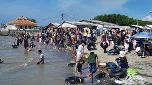 Suasana-Pantai-Pondok-Bali-Subang-Jumat-442025.jpg