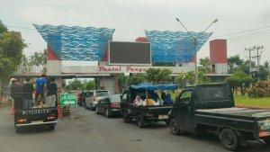 Suasana-di-pintu-masuk-utama-objek-wisata-Pantai-Pangandaran-Minggu-6-Juli-2025-pagi.jpg