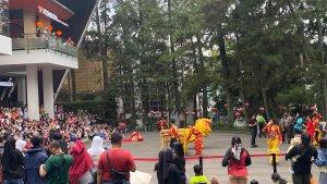Suasana-pertunjukan-barongsai-di-Cihampelas-Walk-Senin-522024.jpg