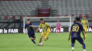 Thom-Haye-di-laga-Persib-Bandung.jpg