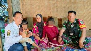 Tim-Puskesmas-Cidolog-menyambangi-dancmemeriksa-kesehatan-bocah-yang-disiksa-ayahnya.jpg