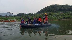 Tim-SAR-Gabungan-tengah-mencari-Ade-Rohendi-saf.jpg