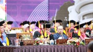 UPI-mengukuhkan-16-guru-besar-atau-profesor-baru.jpg