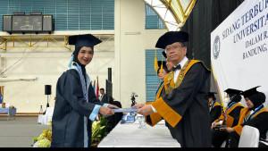Universitas-Taruna-Bakti-TBU-wisuda-tahun-kedua.jpg