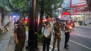 Wakil-Wali-Kota-Bandung-cek-reklame-ilegal.jpg