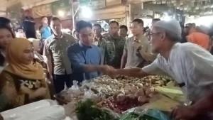 Wapres-Gibran-Rakabuming-Raka-ke-pasar-Jagasatru-Cirebon.jpg