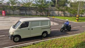 Waspadai-Area-Blindspot-Kunci-Aman-Berkendara-di-Jalan-Raya.jpg