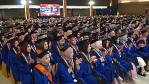 Wisuda-Universitas-BTH.jpg