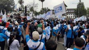 buruh-unjuk-rasa-menolak-uu-cipta-kerja.jpg