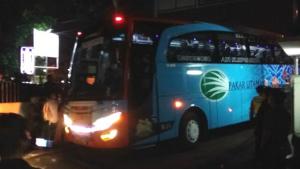 bus-jemaah-haji-kloter-jks-06_20151001_235943.jpg