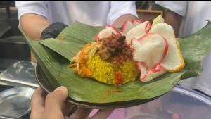 cumi-asap-dan-nasi-kuning.jpg
