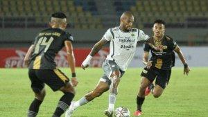 jabar/david-da-silva-persib-vs-dewa-united.jpg