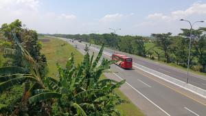 disebut-sebut-sebagai-titik-jatuhnya-meteor-yakni-di-KM-219-Tol-Palikanci.jpg