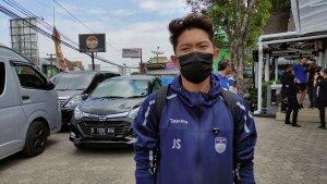 jabar/ferdiansyah-pemain-persib-tapi-lagi-pakai-masker.jpg