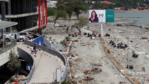 gempa-palu-tsunami-palu_20181002_195636.jpg