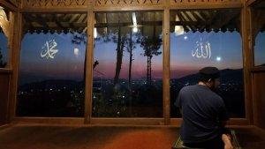 jabar/ilustrasi-salat-tarawih.jpg