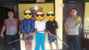 ilustrasi-tawuran-pelajar-bawa-celurit-raksasa.jpg