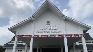 kantor-dprd-cianjur.jpg