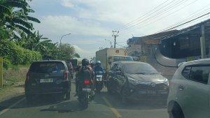 macet-pasca-Jalan-Tol-Bocimi-longsor.jpg