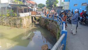 mayat-perempuan-di-sungai-cicabe.jpg