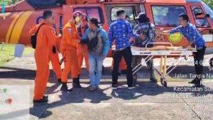 nelayan-terjebak-naik-helikopter.jpg