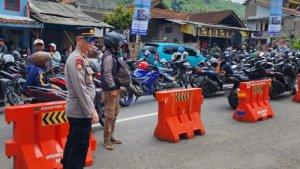 one-way-di-Cikaledong-Nagreg-Kabupaten-Bandung-Garut.jpg