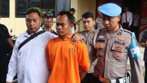 pak-rw-jual-beras-bantuan.jpg