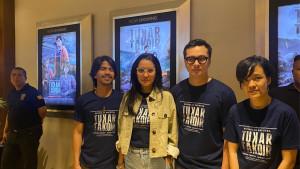 para-pemain-film-Tukar-Takdir-di-Cihampelas-Walk.jpg