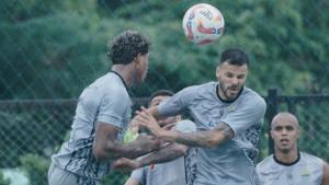 pemain-asing-Persib-Bandung-berlatih-di-Thailand.jpg