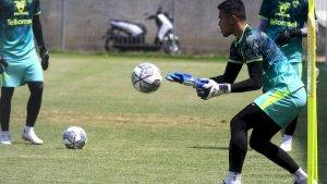 penjaga-gawang-persib-bandung-teja-paku-alam-kondisinya-membaik.jpg