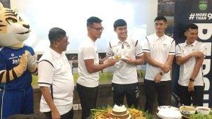 perayaan-sederhana-yang-dilakukan-manajemen-pt-pbb.jpg