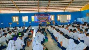 polisi-di-smk-bina-nusantara-selasa-1972022.jpg