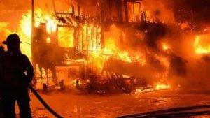 pria-nekat-memabakar-musala-di-Pekanbaru.jpg